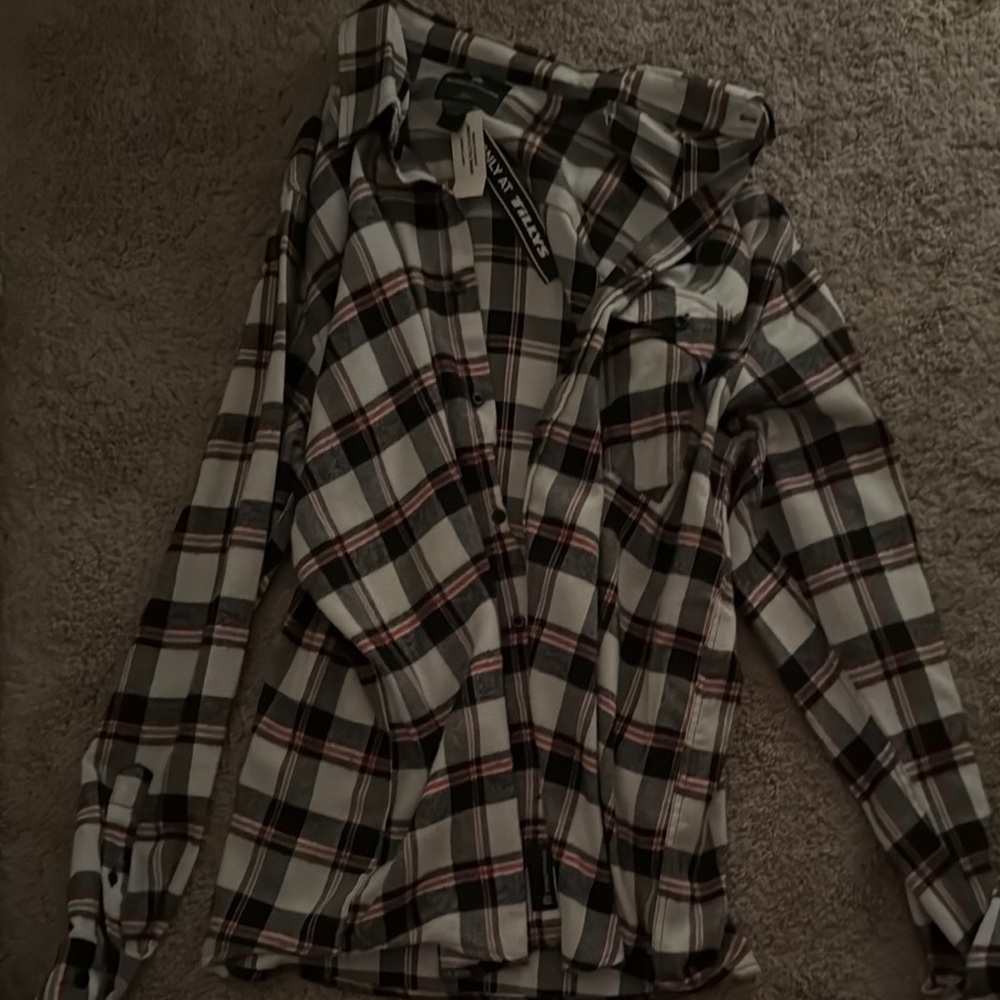 Tilly’s  Plaid Button-Up Shirt